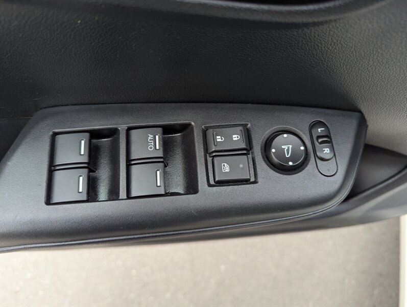 2013 Honda Civic Touring - Photo 10 - Calgary, AB T2B 2Y9