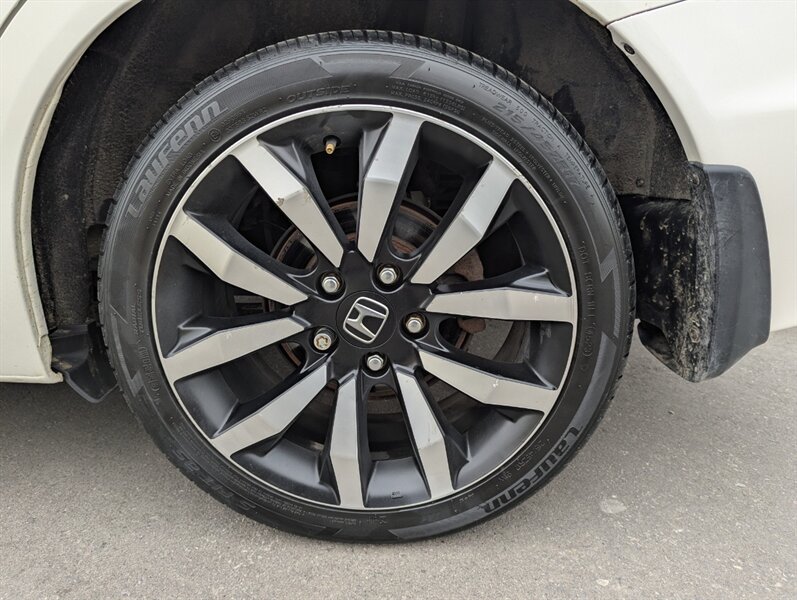 2013 Honda Civic Touring - Photo 44 - Calgary, AB T2B 2Y9
