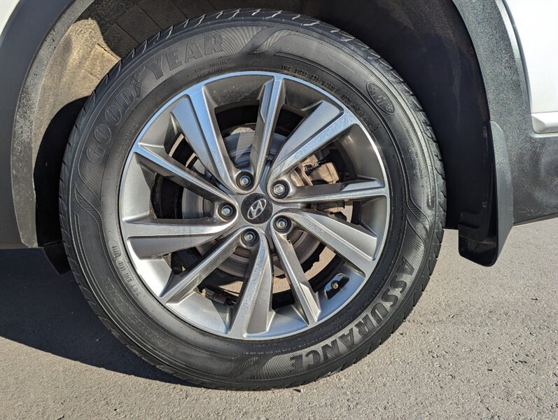 2019 Hyundai SANTA FE Preferred 2.0T - Photo 45 - Calgary, AB T2B 2Y9