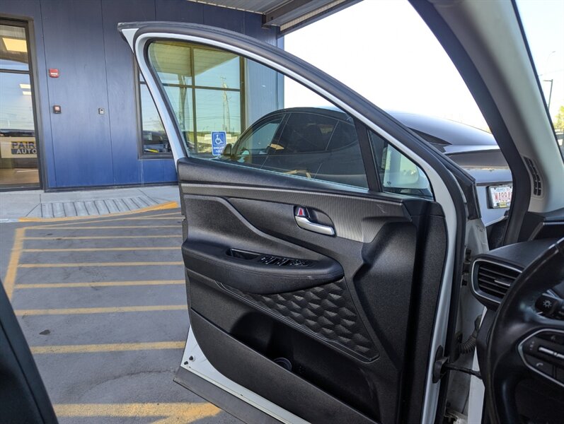 2019 Hyundai SANTA FE Preferred 2.0T - Photo 15 - Calgary, AB T2B 2Y9