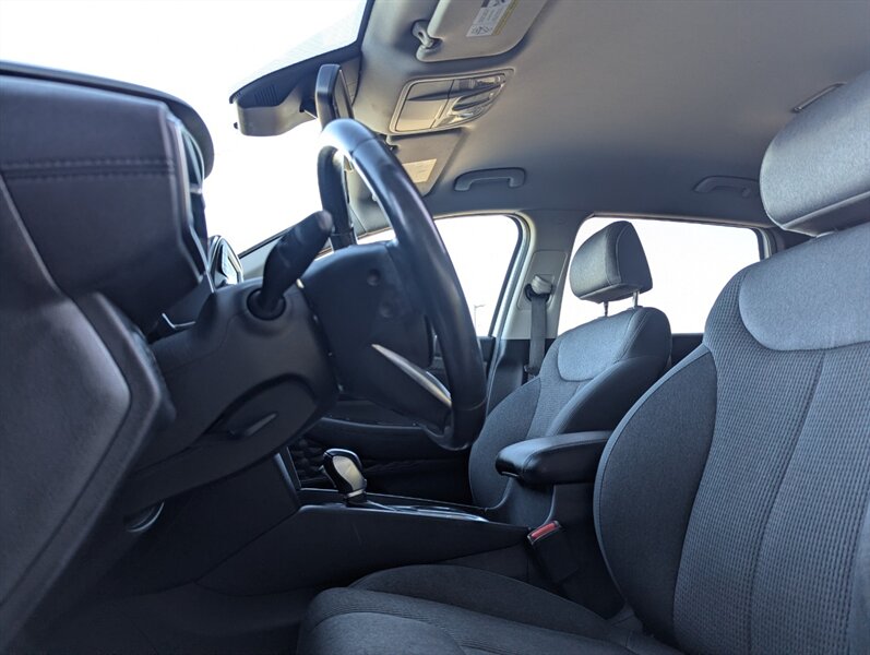 2019 Hyundai SANTA FE Preferred 2.0T - Photo 14 - Calgary, AB T2B 2Y9