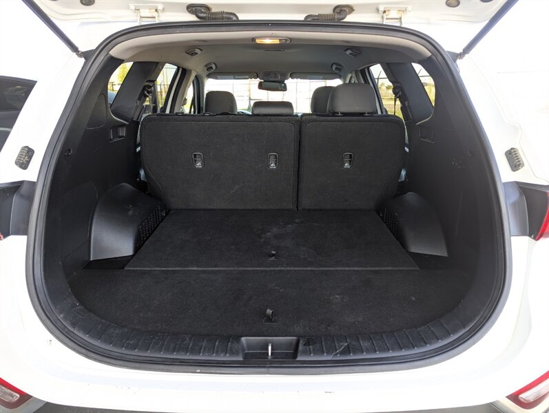 2019 Hyundai SANTA FE Preferred 2.0T - Photo 36 - Calgary, AB T2B 2Y9