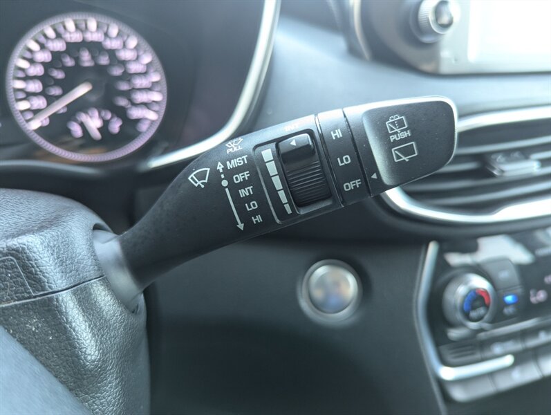 2019 Hyundai SANTA FE Preferred 2.0T - Photo 20 - Calgary, AB T2B 2Y9