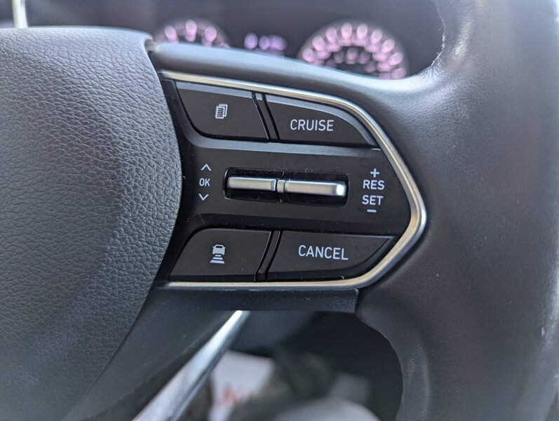 2019 Hyundai SANTA FE Preferred 2.0T - Photo 18 - Calgary, AB T2B 2Y9