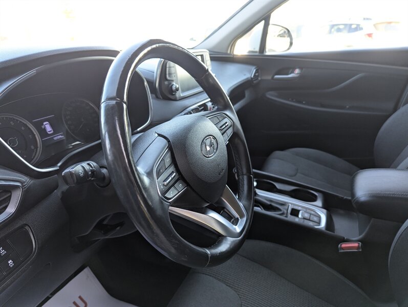 2019 Hyundai SANTA FE Preferred 2.0T - Photo 13 - Calgary, AB T2B 2Y9