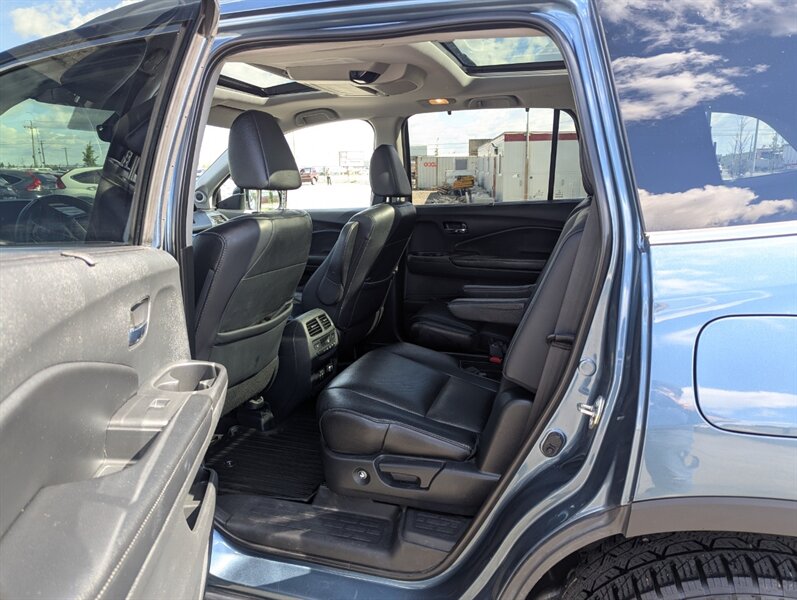 2020 Honda Pilot Touring w/Rear Captain's - Photo 31 - Calgary, AB T2B 2Y9