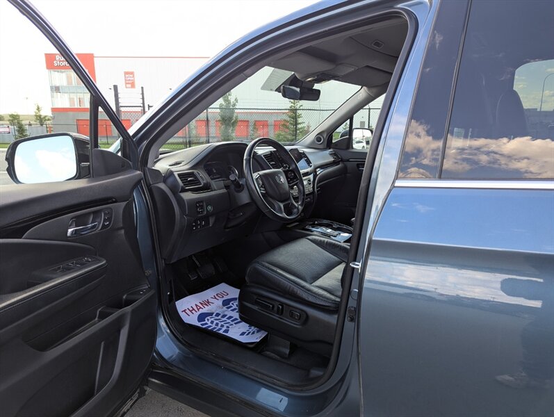 2020 Honda Pilot Touring w/Rear Captain's - Photo 7 - Calgary, AB T2B 2Y9