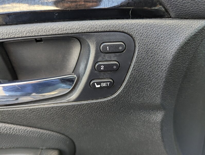 2020 Honda Pilot Touring w/Rear Captain's - Photo 10 - Calgary, AB T2B 2Y9