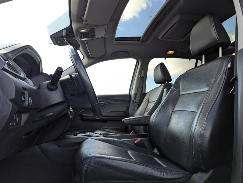 2020 Honda Pilot Touring w/Rear Captain's - Photo 14 - Calgary, AB T2B 2Y9