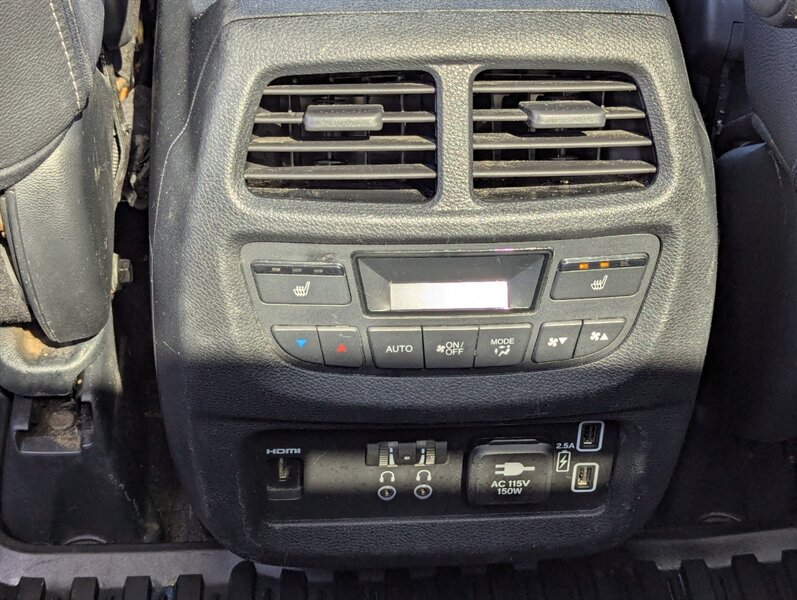 2020 Honda Pilot Touring w/Rear Captain's - Photo 32 - Calgary, AB T2B 2Y9