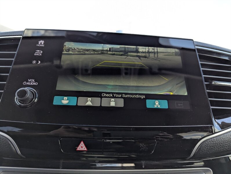 2020 Honda Pilot Touring w/Rear Captain's - Photo 24 - Calgary, AB T2B 2Y9