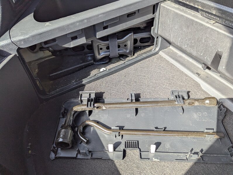 2020 Honda Pilot Touring w/Rear Captain's - Photo 39 - Calgary, AB T2B 2Y9
