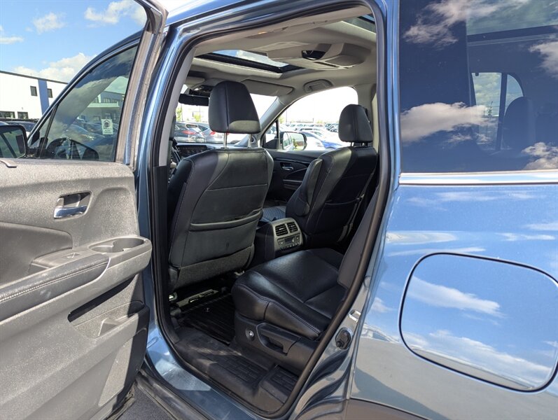 2020 Honda Pilot Touring w/Rear Captain's - Photo 30 - Calgary, AB T2B 2Y9