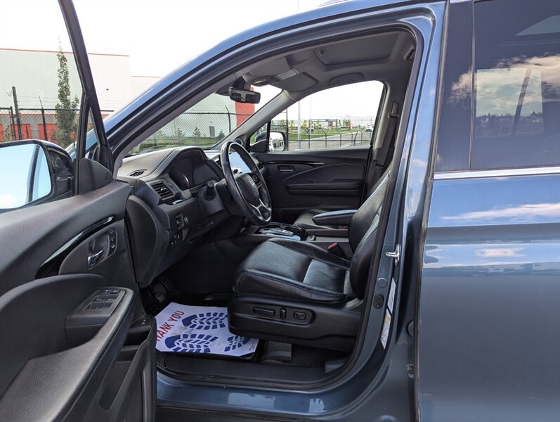2020 Honda Pilot Touring w/Rear Captain's - Photo 8 - Calgary, AB T2B 2Y9