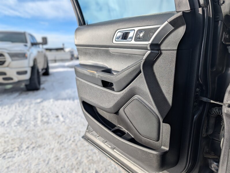 2015 Ford Explorer Sport - Photo 10 - Calgary, AB T2B 2Y9