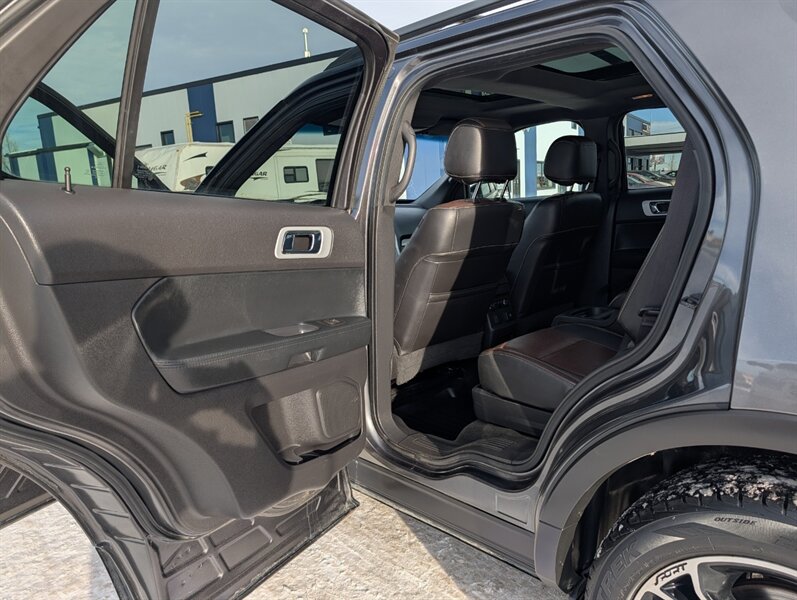 2015 Ford Explorer Sport - Photo 12 - Calgary, AB T2B 2Y9