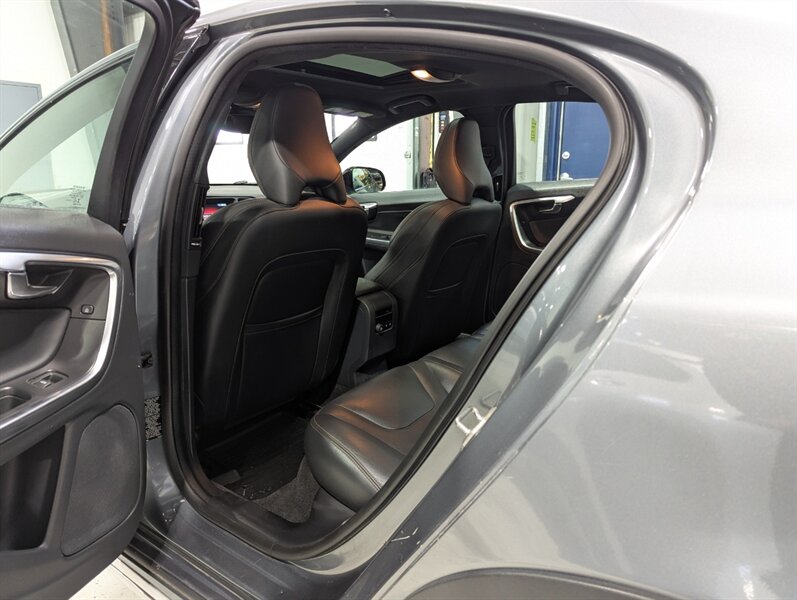 2016 Volvo S60 Cross Country T5 Platinum - Photo 29 - Calgary, AB T2B 2Y9