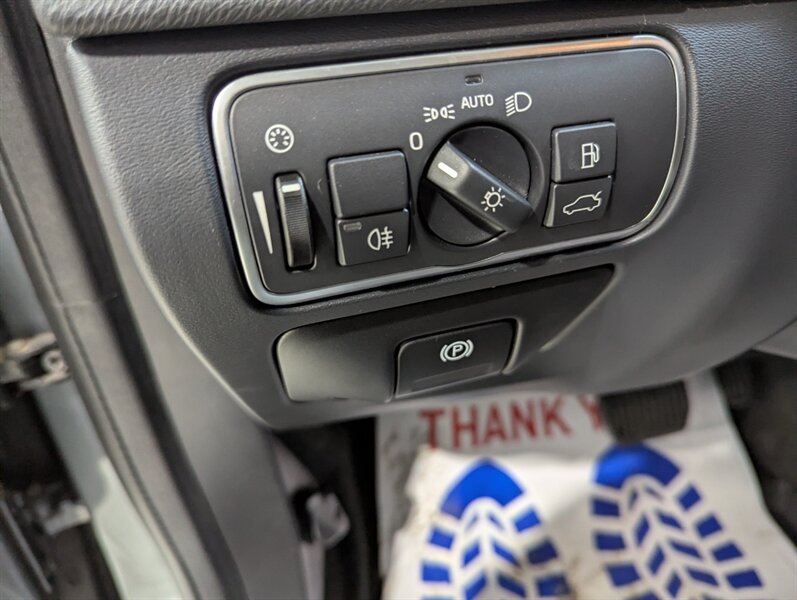 2016 Volvo S60 Cross Country T5 Platinum - Photo 13 - Calgary, AB T2B 2Y9