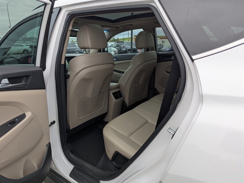 2016 Hyundai TUCSON 2.0L Luxury - Photo 30 - Calgary, AB T2B 2Y9