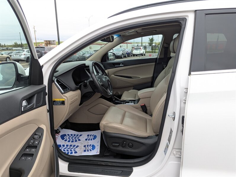 2016 Hyundai TUCSON 2.0L Luxury - Photo 8 - Calgary, AB T2B 2Y9