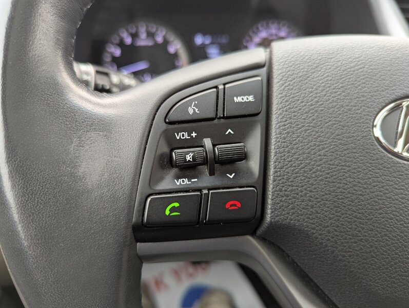 2016 Hyundai TUCSON 2.0L Luxury - Photo 16 - Calgary, AB T2B 2Y9