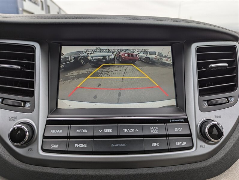 2016 Hyundai TUCSON 2.0L Luxury - Photo 21 - Calgary, AB T2B 2Y9