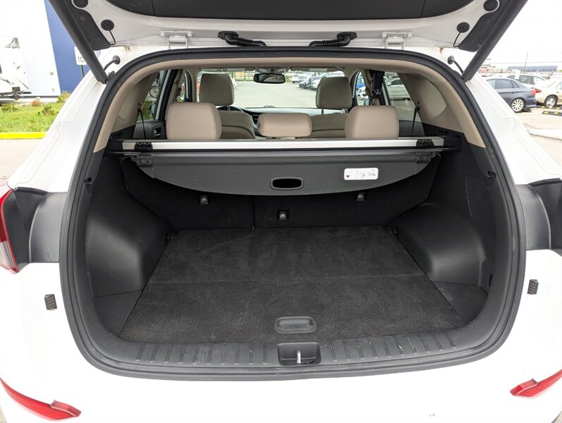 2016 Hyundai TUCSON 2.0L Luxury - Photo 39 - Calgary, AB T2B 2Y9
