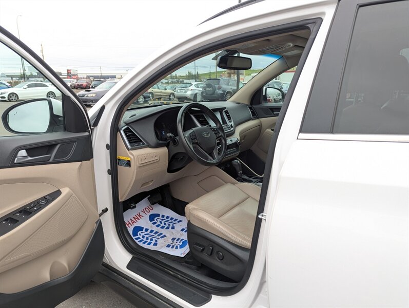 2016 Hyundai TUCSON 2.0L Luxury - Photo 7 - Calgary, AB T2B 2Y9