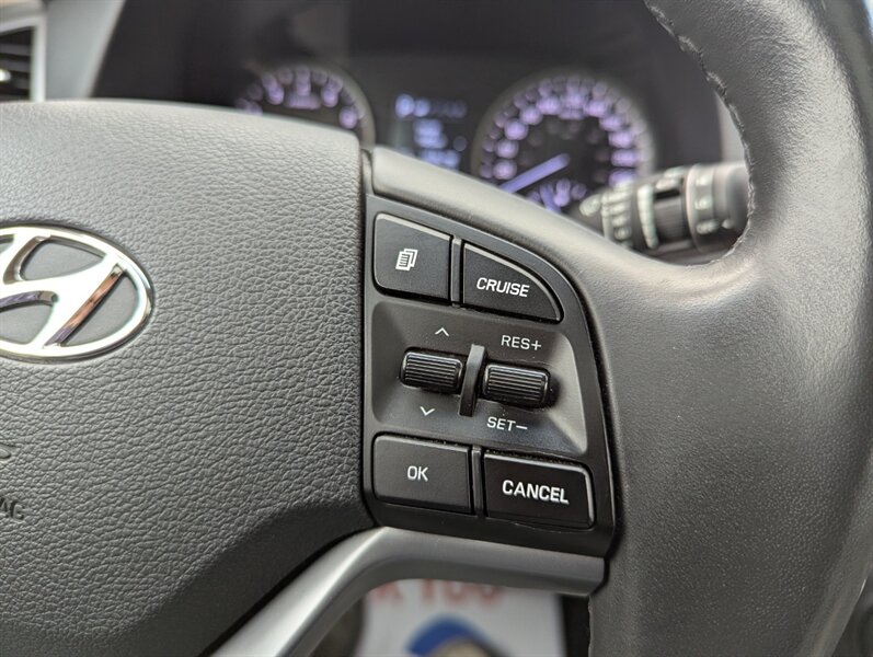 2016 Hyundai TUCSON 2.0L Luxury - Photo 17 - Calgary, AB T2B 2Y9