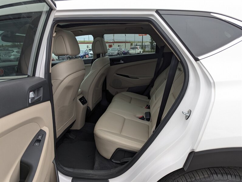 2016 Hyundai TUCSON 2.0L Luxury - Photo 31 - Calgary, AB T2B 2Y9