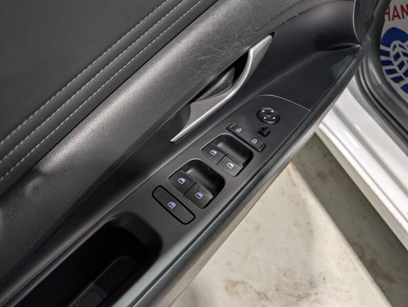 2022 Hyundai ELANTRA Preferred - Photo 17 - Calgary, AB T2B 2Y9