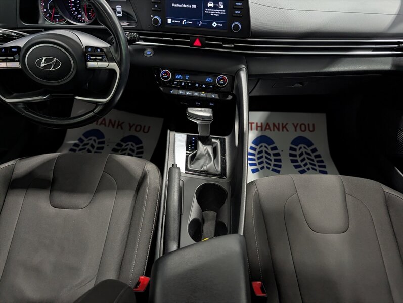 2022 Hyundai ELANTRA Preferred - Photo 15 - Calgary, AB T2B 2Y9