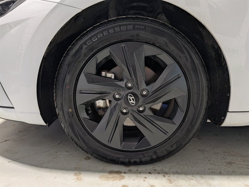 2022 Hyundai ELANTRA Preferred - Photo 36 - Calgary, AB T2B 2Y9