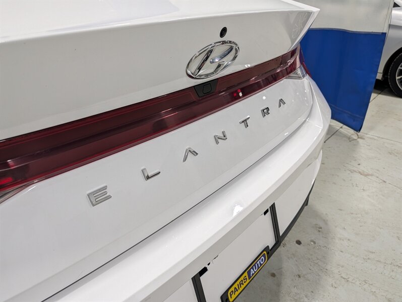2022 Hyundai ELANTRA Preferred - Photo 35 - Calgary, AB T2B 2Y9