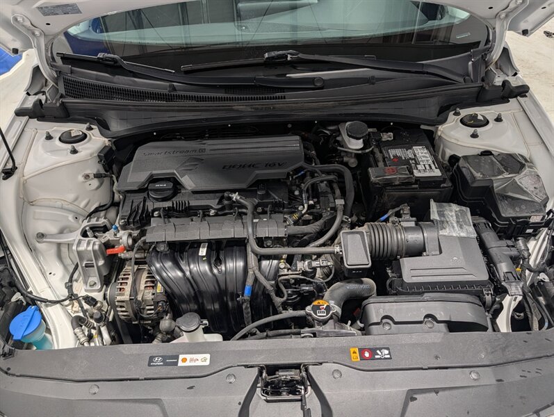 2022 Hyundai ELANTRA Preferred - Photo 38 - Calgary, AB T2B 2Y9