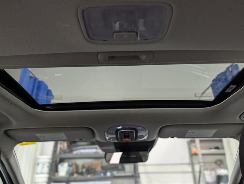 2022 Hyundai ELANTRA Preferred - Photo 16 - Calgary, AB T2B 2Y9