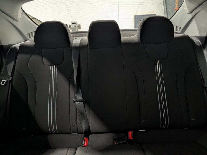 2022 Hyundai ELANTRA Preferred - Photo 30 - Calgary, AB T2B 2Y9