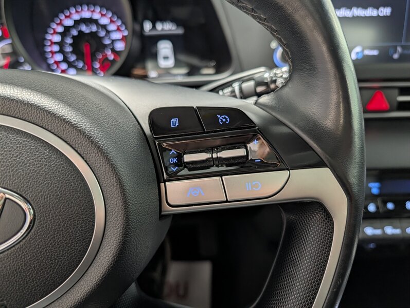 2022 Hyundai ELANTRA Preferred - Photo 20 - Calgary, AB T2B 2Y9