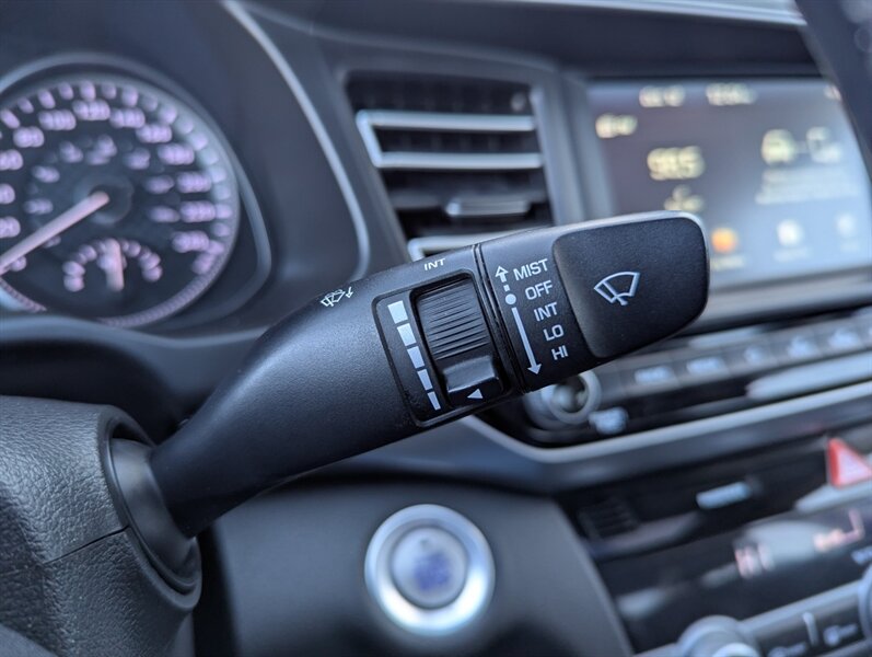 2019 Hyundai ELANTRA SE - Photo 18 - Calgary, AB T2B 2Y9