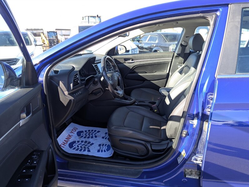 2019 Hyundai ELANTRA SE - Photo 9 - Calgary, AB T2B 2Y9