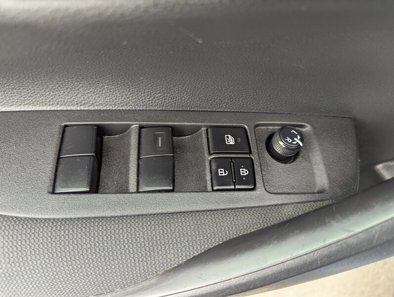 2021 Toyota Corolla LE - Photo 9 - Calgary, AB T2B 2Y9