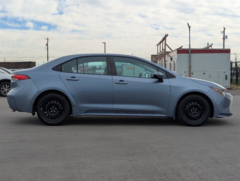2021 Toyota Corolla LE - Photo 4 - Calgary, AB T2B 2Y9
