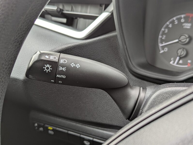 2021 Toyota Corolla LE - Photo 17 - Calgary, AB T2B 2Y9