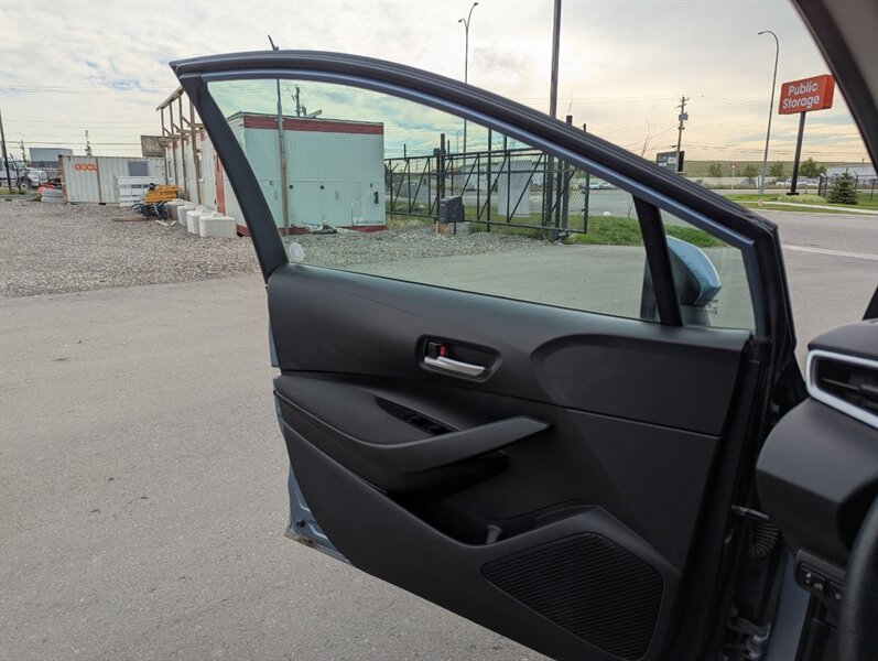 2021 Toyota Corolla LE - Photo 13 - Calgary, AB T2B 2Y9