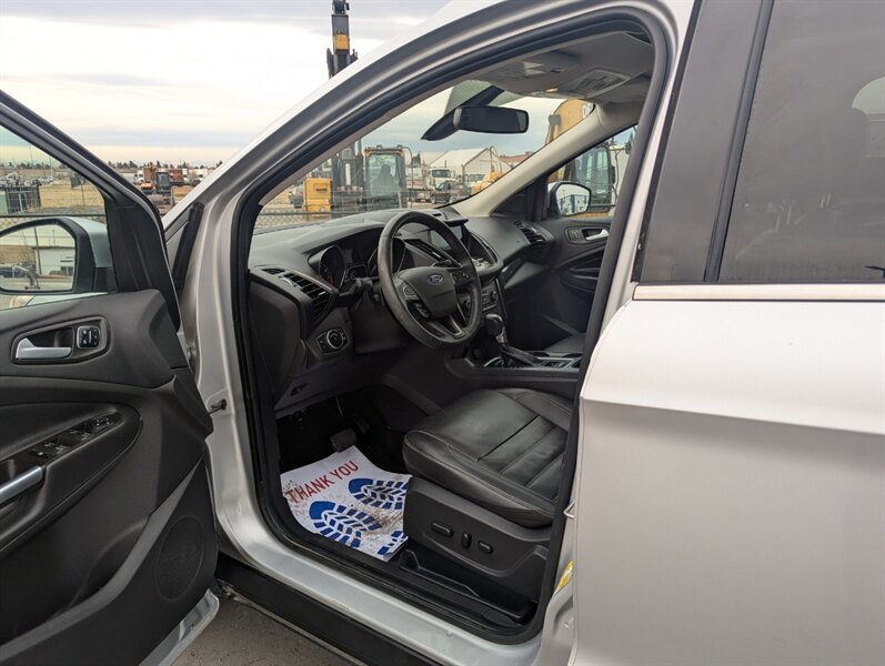 2017 Ford Escape Titanium   - Photo 7 - Calgary, AB T2B 2Y9