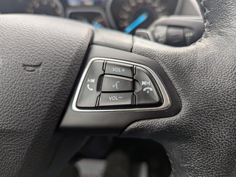 2017 Ford Escape Titanium   - Photo 18 - Calgary, AB T2B 2Y9