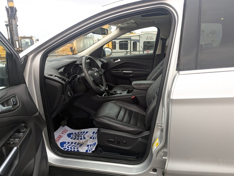 2017 Ford Escape Titanium   - Photo 8 - Calgary, AB T2B 2Y9