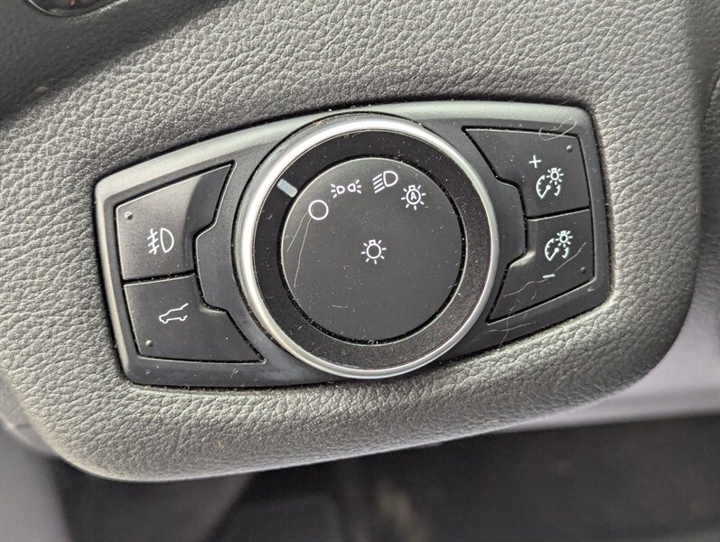 2017 Ford Escape Titanium   - Photo 13 - Calgary, AB T2B 2Y9