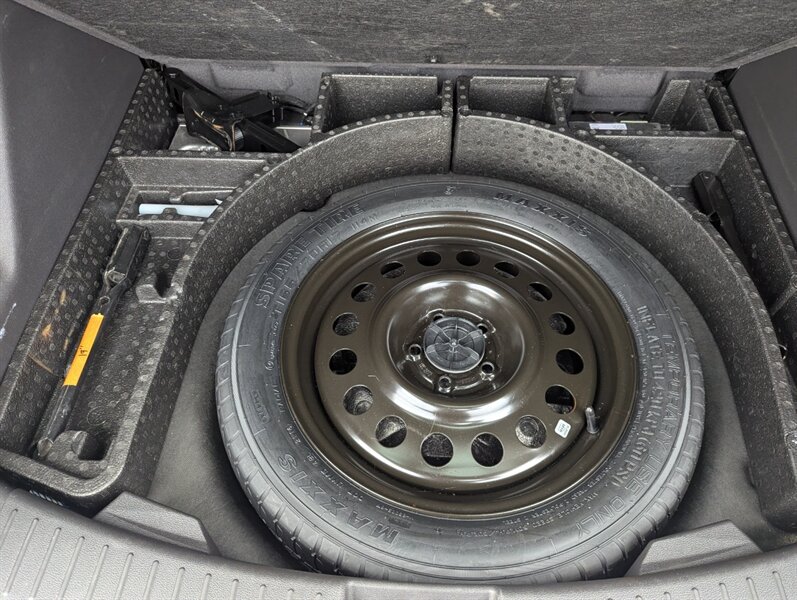 2017 Ford Escape Titanium   - Photo 37 - Calgary, AB T2B 2Y9