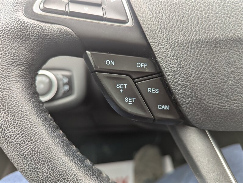 2017 Ford Escape Titanium   - Photo 19 - Calgary, AB T2B 2Y9